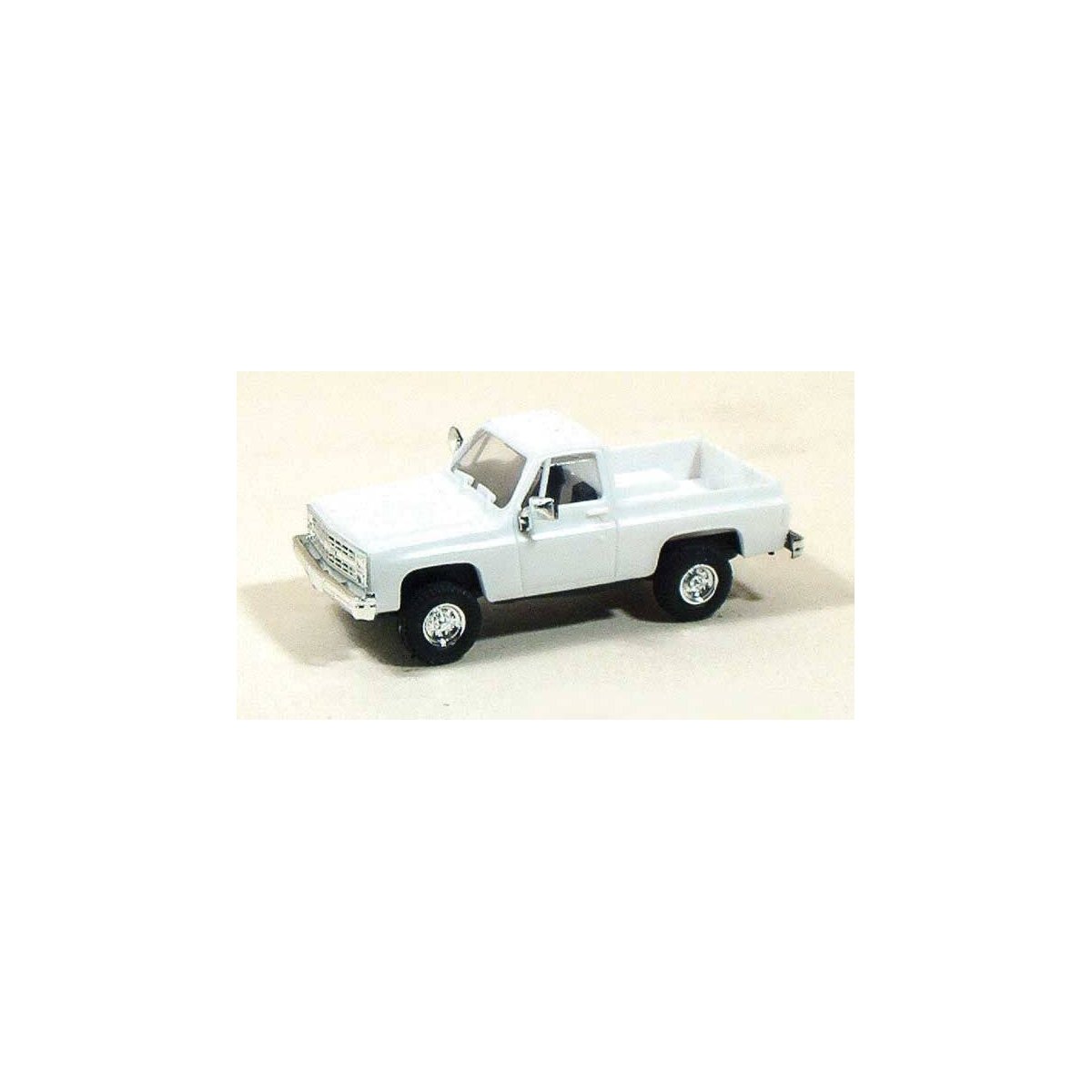 Trucks Chevrolet -- 4-Wheel Drive Pick-Up (white), HO, Trident Miniatures 90002
