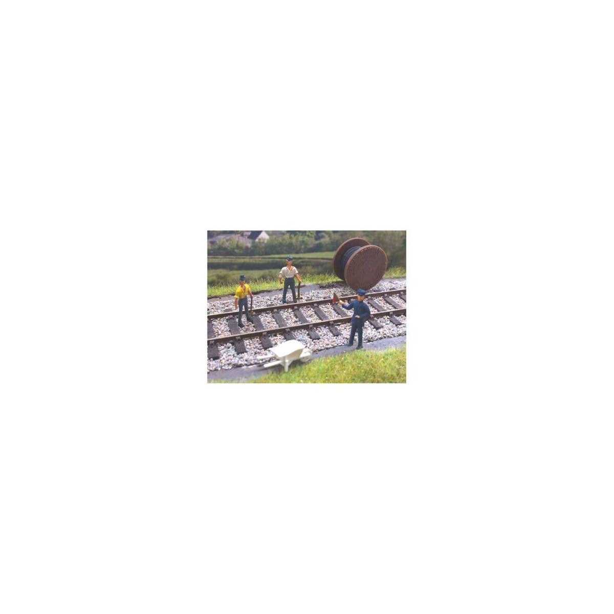 Cable Laying Party -- 3 Workers, Cable Spool, Wheelbarrow, HO, Peco 5078