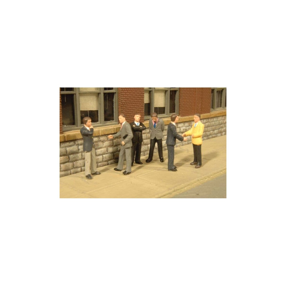 Businessmen - SceneScapes(TM) -- pkg(6), HO, Bachmann Industries 33112