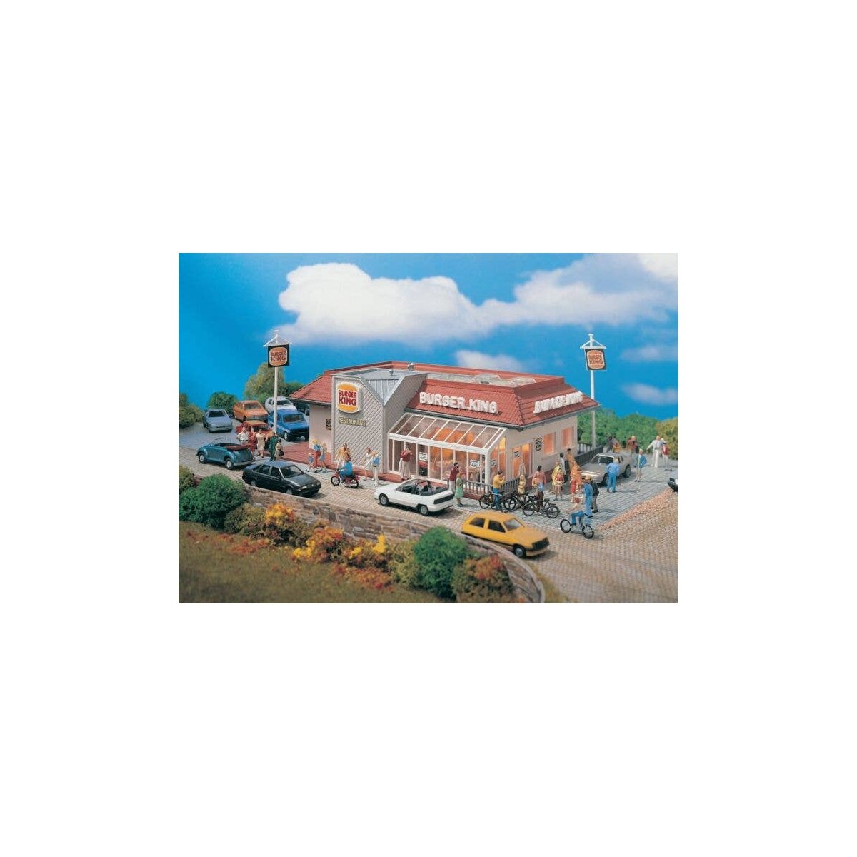 Burger King -- Kit - 7-7/8 x 5-3/4 x 3-1/2′ 20 x 14.8 x 9.0cm, HO, Vollmer Gmbh 43632