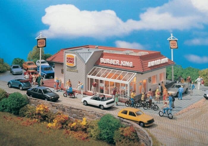 Burger King -- Kit - 7-7/8 x 5-3/4 x 3-1/2′ 20 x 14.8 x 9.0cm, HO, Vollmer Gmbh 43632