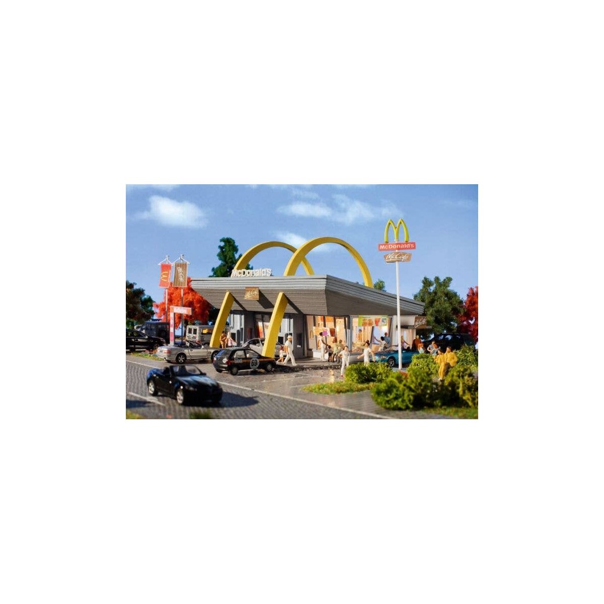 McDonald′s Restaurant w/McDrive -- Kit - 6-15/16 x 6-1/4 x 3-7/8 17.6 x 15.8 x 9.8cm, HO, Vollmer Gmbh 43634