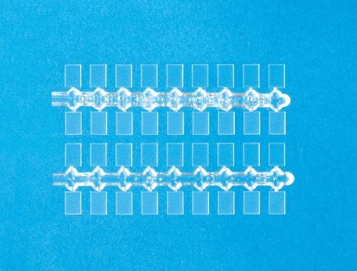 Clear Base Plates -- 1/4 x 3/16′ .7 x cm pkg(108), HO, Preiser Kg 97001