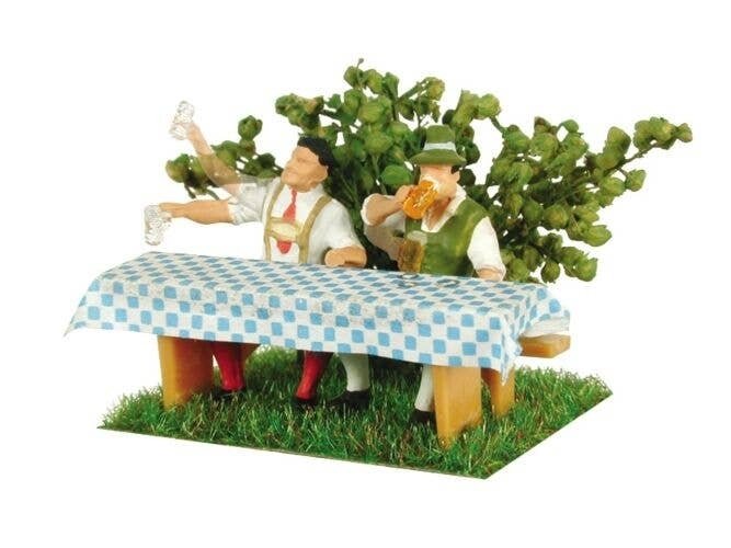 2 Beer Drinkers w/Animated Arms -- 14-16 Volt AC or DC, HO, Viessmann Modellspielwaren 1525