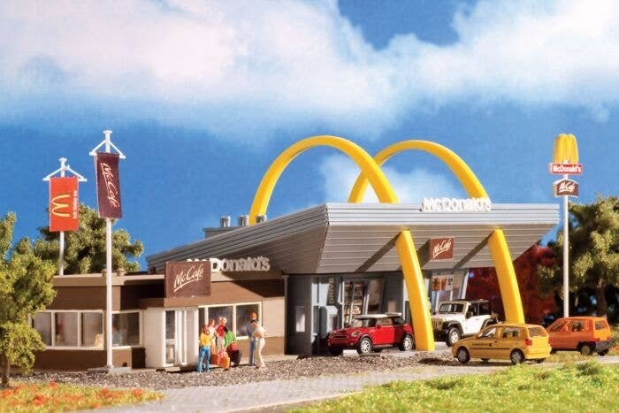 McDonald`s Restaurant w/McCafe -- Kit - 5-7/8 x 3-3/8 x 2-3/16` 14.9 x 8.6 x 5.6cm, N, Vollmer Gmbh 47766