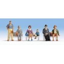 Waiting Passengers pkg(6), HO, Walthers SceneMaster 6041