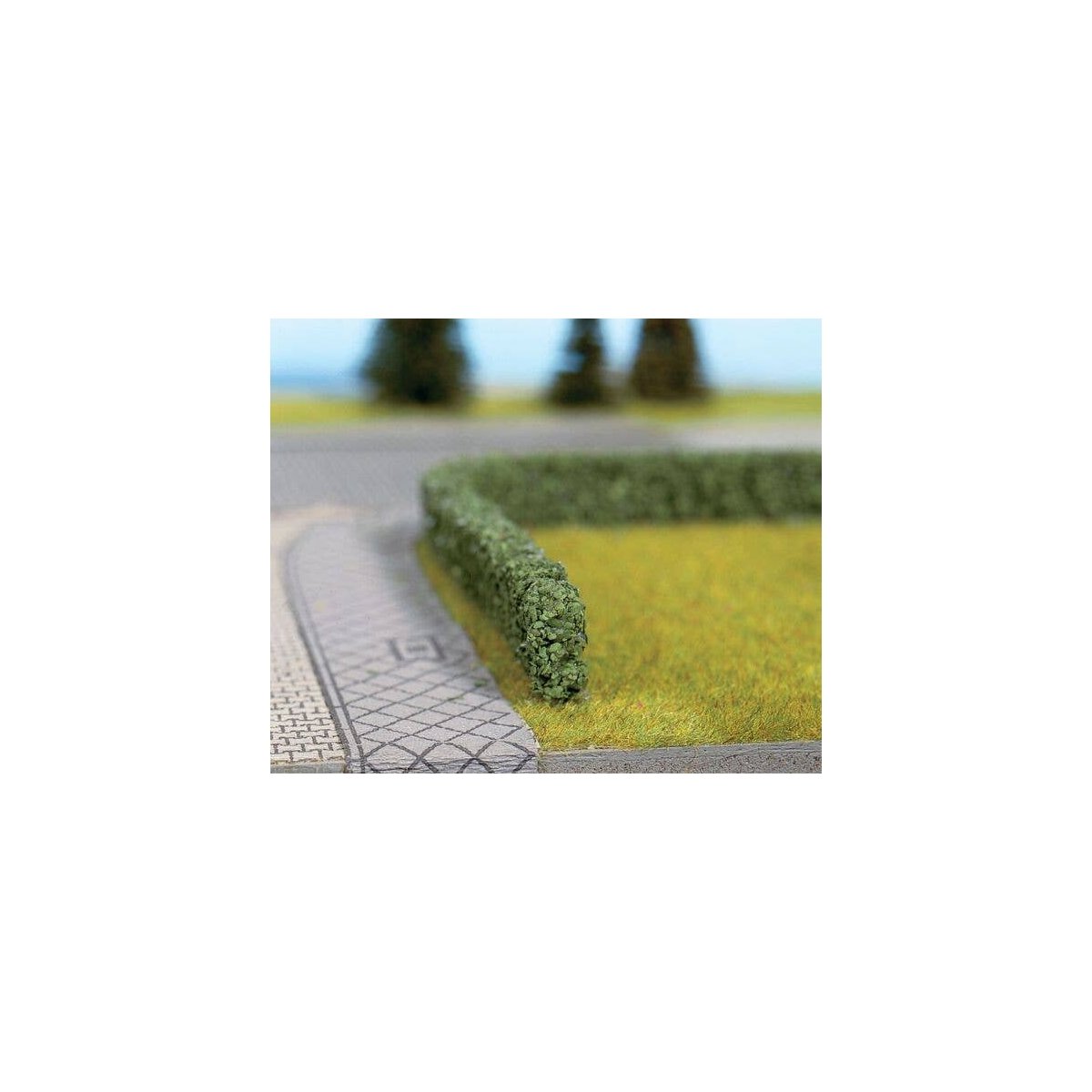 Short Hedges - 19-5/8 x 3/8 x 1/4′ 50 x .8 x .6cm -- Dark Green, HO, Walthers SceneMaster 1301