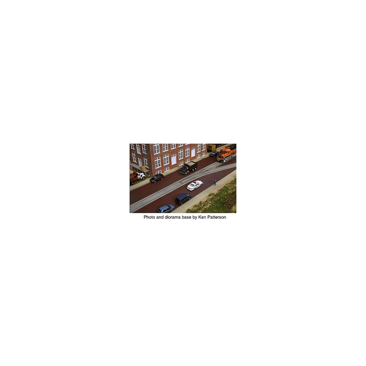 Street Track Insert Set - Kit - Cornerstone Street System -- 58′ 147cm of Straight Track In, HO, Walthers Cornerstone 3140