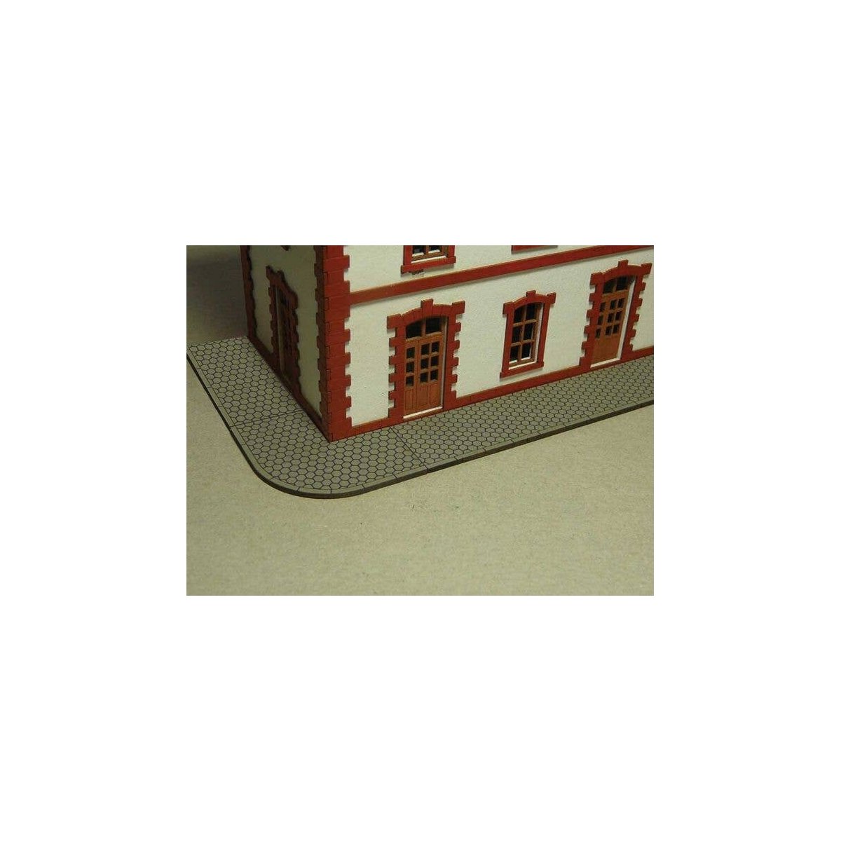 Hexagon Sidewalk -- 1`x48` 2.5cmx123cm, HO, Bachmann Industries 39105