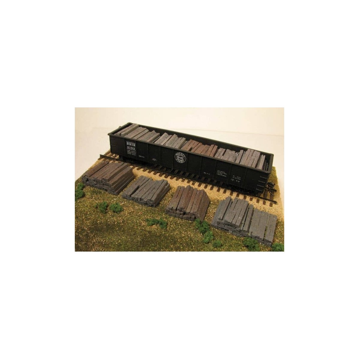 Used Wood Railroad Tie Stacks, HO, Monroe Models 2108