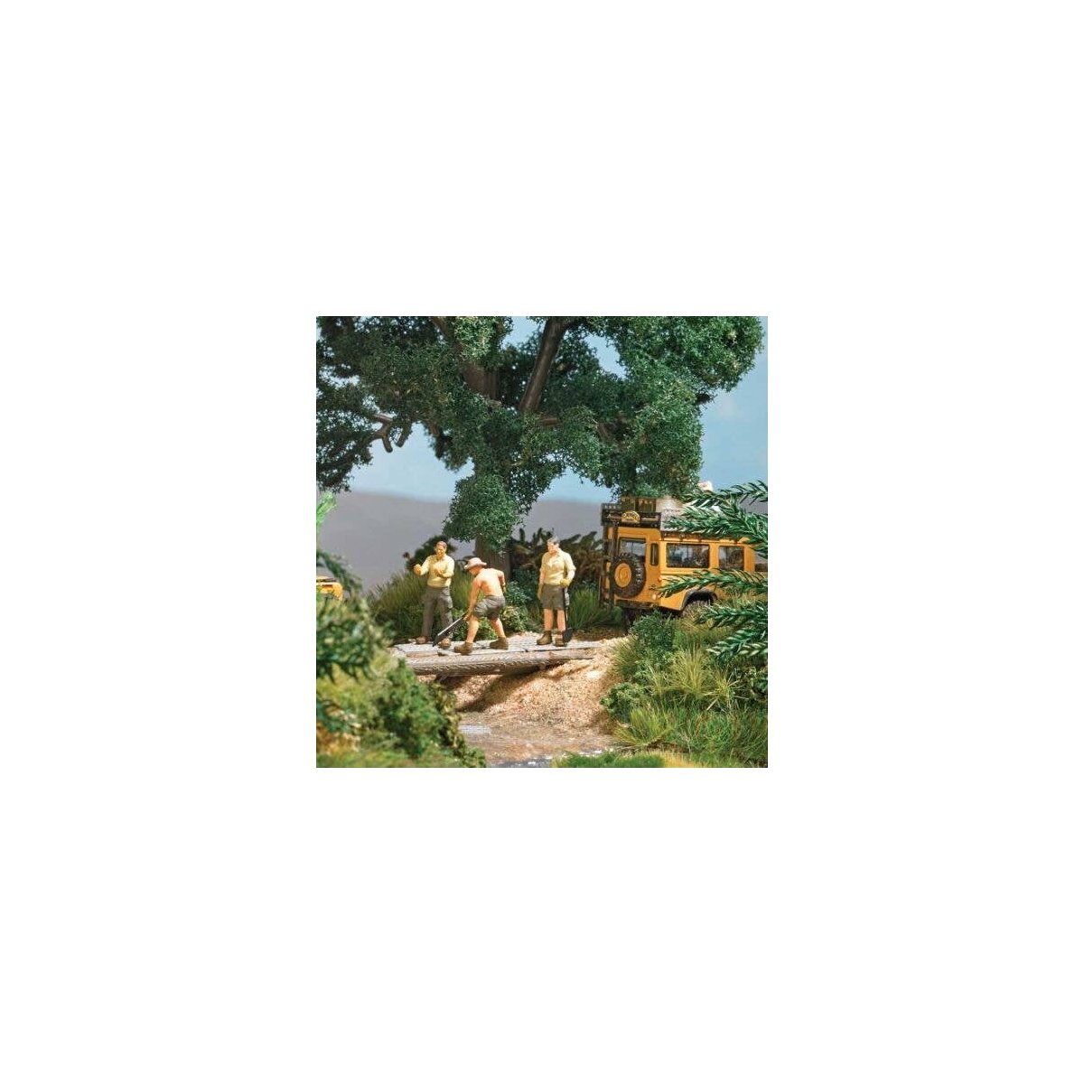 Offroad Expedition - Action Set -- 3 Figures, Logos, Tools and Road Traction Plates, HO, Busch Gmbh & Co Kg 79829