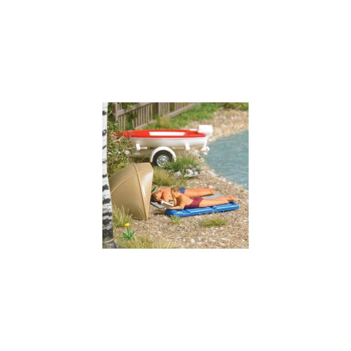 Sunburn - Action Set -- 2 Figures, Air Mattress, Blanket, Sun Shelters, HO, Busch Gmbh & Co Kg 79822