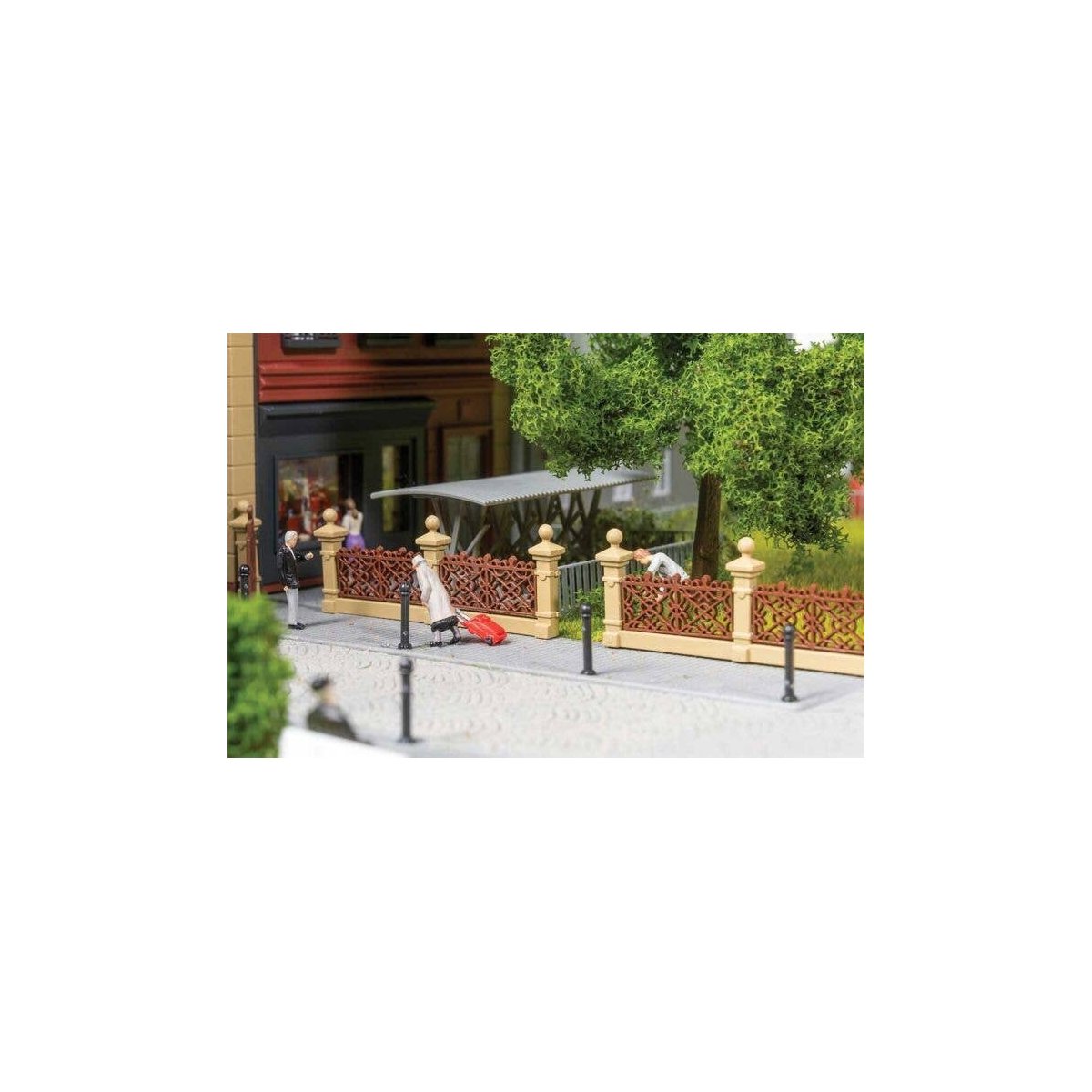 Villa Fence -- Kit - 76-1/4′ 193.6cm Total (brown), HO, Faller Gmbh 180425
