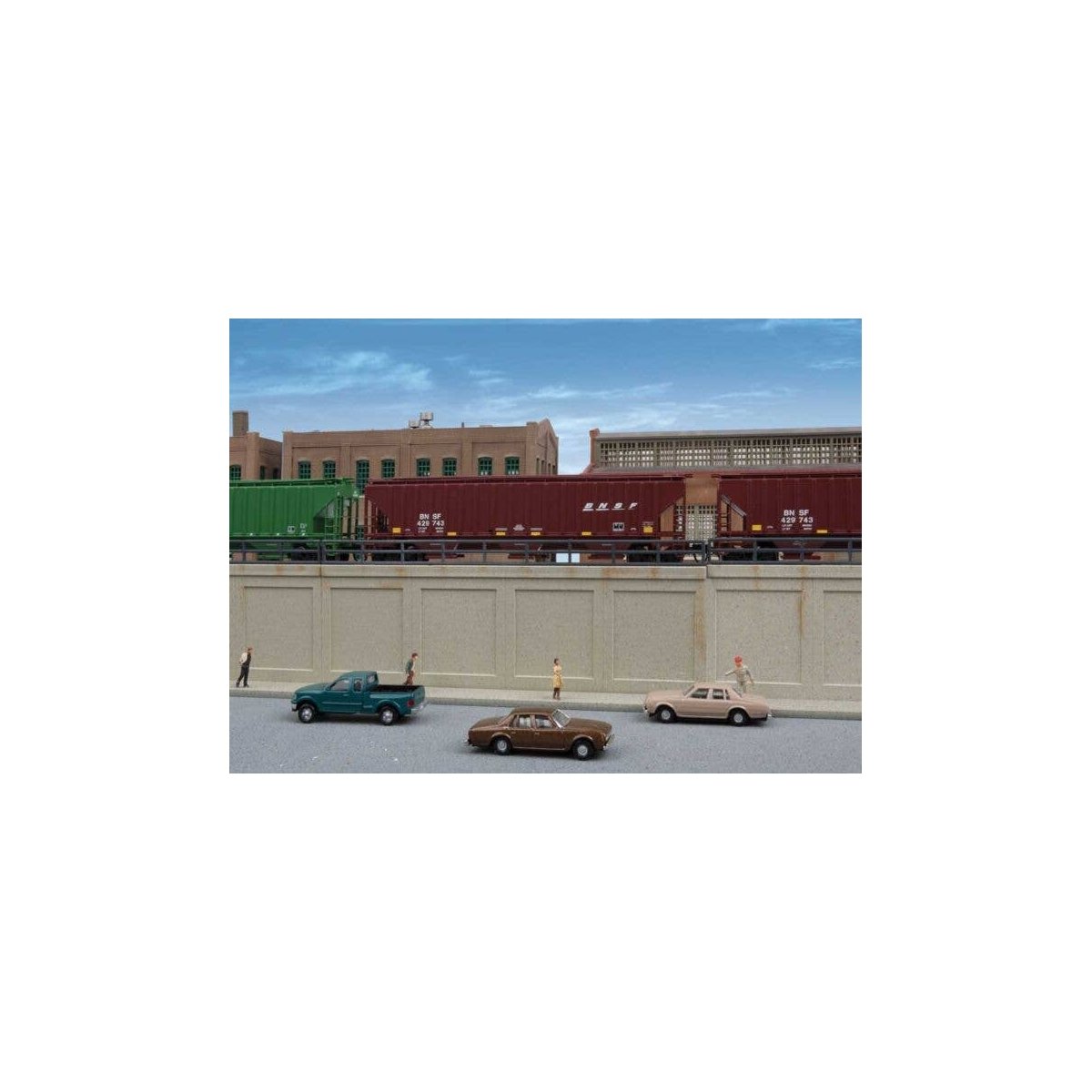 Urban Retaining Walls -- Kit, N, Walthers Cornerstone 3882