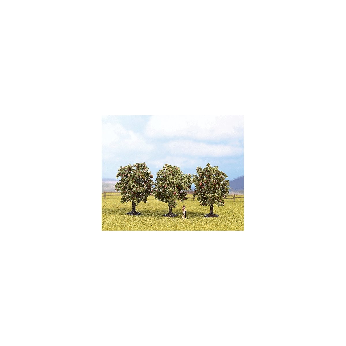 Multi-Tree Packs -- Apple Green 3-1/8′ 8cm pkg(3), HO, Noch Gmbh & Co 25113