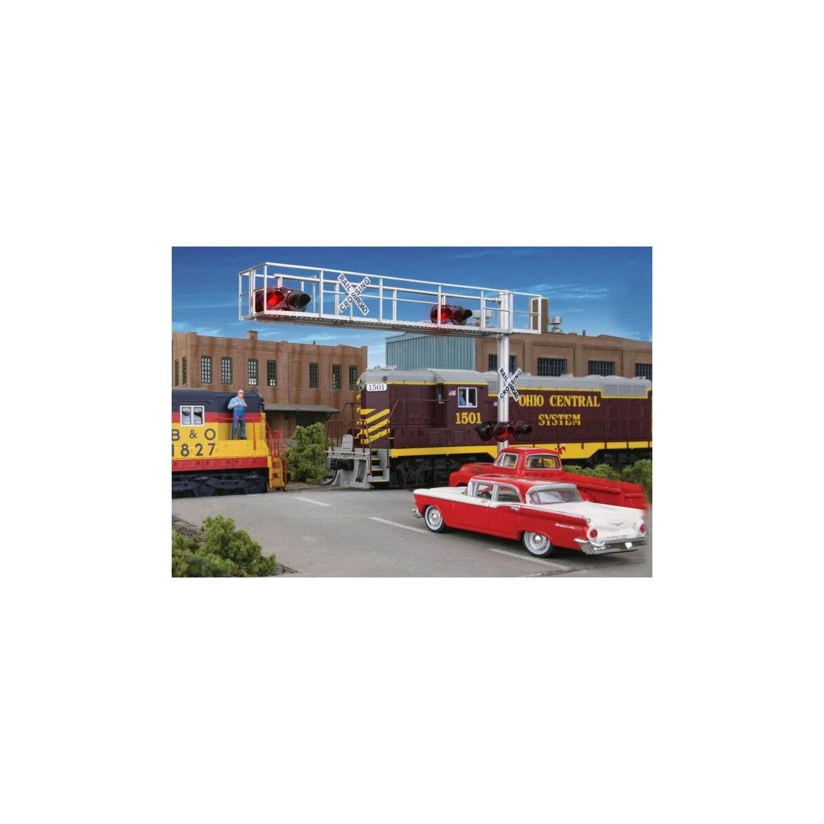 Modern Cantilever Grade Crossing Signal -- Two-Lane, HO, Walthers SceneMaster 4330