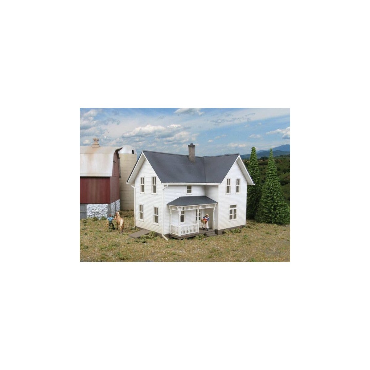 Lancaster Farmhouse -- Kit - 5-15/16 x 4-1/2 x 4-5/16′ 15.1 x 11.4 x 11cm, HO, Walthers Cornerstone 3333