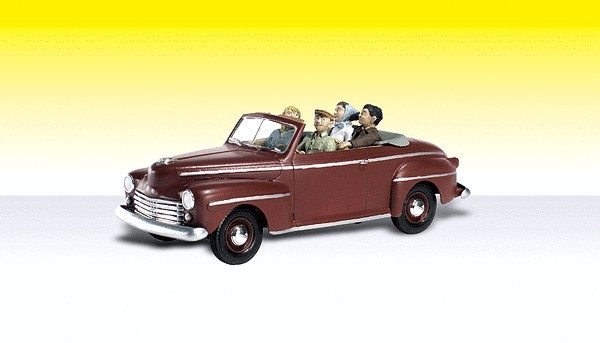 AutoScenes(R) -- Sunday Drive - Family in a Convertible, N, Woodland Scenics 5334