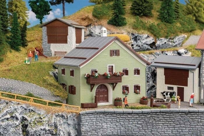 Engadine House -- Kit - 4-15/16 x 3-1/2 x 4-5/8′ 12.5 x 8.8 x 11.7cm, HO, Faller Gmbh 130623