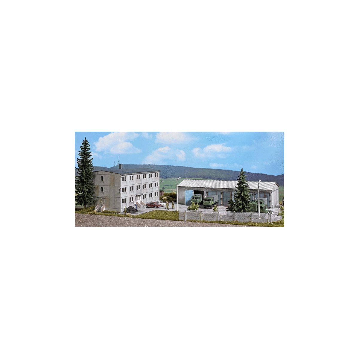 Concrete Barracks/Apartments -- Kit - 8-3/8 x 4-7/8 x 4-1/4′ 21.2 x 12.3 x 10.7cm, HO, Busch Gmbh & Co Kg 9607