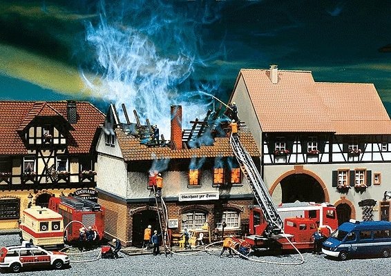 Burnt-down Zur Sonne Restaurant -- 5-3/8 x 4-11/16 x 4-11/16′ 13.6 x 11.9 x 11.9cm, HO, Faller Gmbh 130429