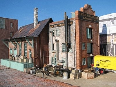 Burgess Manufacturing Kit -- 12 x 7′, HO, Downtown Deco 1037