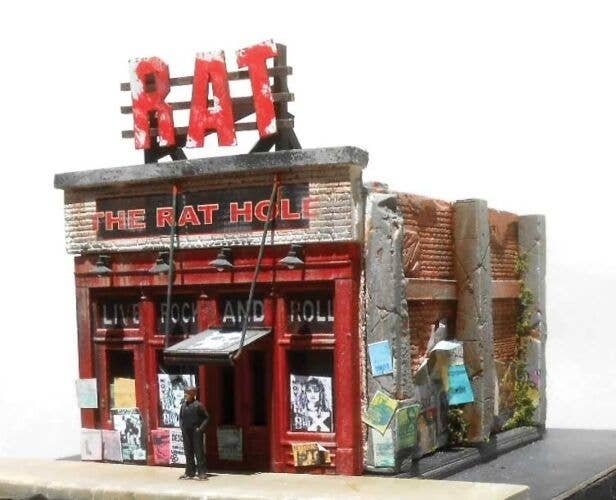 The Rat Hole -- Cast Hydrocal(R) Kit with Signs - 3 x 5′ 7.6 x 12.7cm, HO, Downtown Deco 1085