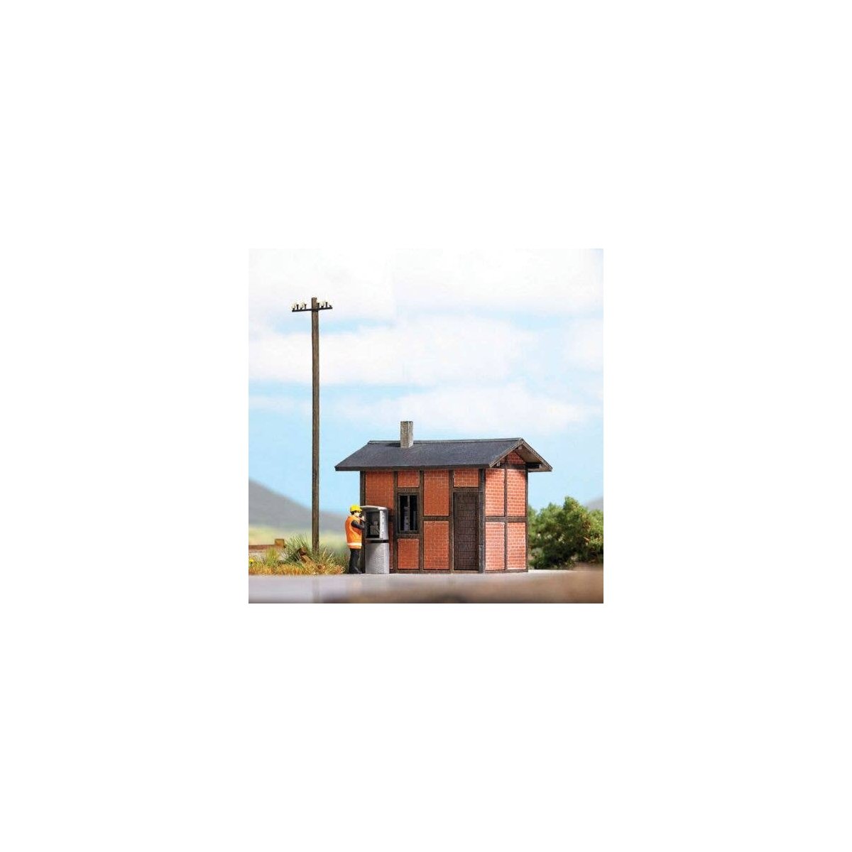Switchman`s Hut -- Laser-Cut Wood Kit - 2-1/16 x 1-11/16 x 1-15/16` 5.2 x 4.3 x 4.9cm, HO, Busch Gmbh & Co Kg 1621
