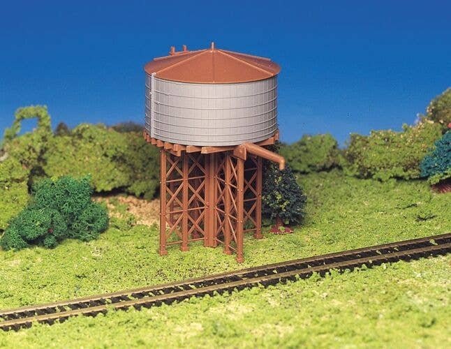 Water Tank - Plasticville U.S.A.(R) -- Kit - 3-1/4′ 8.2cm Diameter, HO, Bachmann Industries 45153
