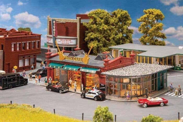 Rock Cafe -- Kit - 10-3/16 x 6-1/8 x 4-1/16′ 25.9 x 15.4 x 10.4cm, HO, Faller Gmbh 130149