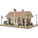 Dansbury Depot - Built-&-Ready Landmark Structures(R) -- Assembled - 7-1/2 x 5-9/16′ 19 x 14.1c, HO, Woodland Scenics 5023