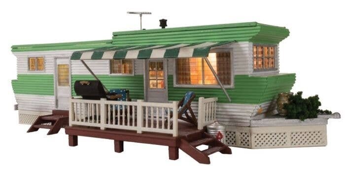 Grillin` & Chillin` Trailer with Lights - Built-&-Ready(R) Landmark Structure( -- Assembled - 3-3, N, Woodland Scenics 4950