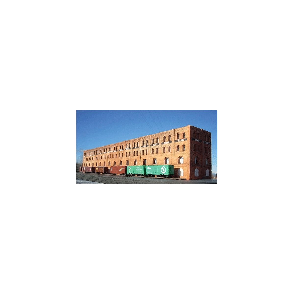 Shipping Warehouse Flat -- Kit - 3-1/2 x 28′ 8.9 x 71.1cm, N, Downtown Deco 2010