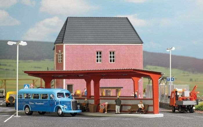 Bus Station -- Laser-Cut Kit - 7-1/2 x 2-1/8 x 2-1/16′ 19 x 5.4 x 5.3cm, HO, Busch Gmbh & Co Kg 1377