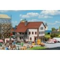 Small Town Hall -- Kit - 4-3/16 x 4-3/8 x 4′ 10.7 x 11.2 x 10.2cm, N, Faller Gmbh 231727