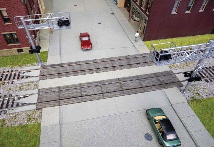 Modern Wood Grade Crossing w/Rerailer Ends -- Kit, HO, WalthersTrack 83113