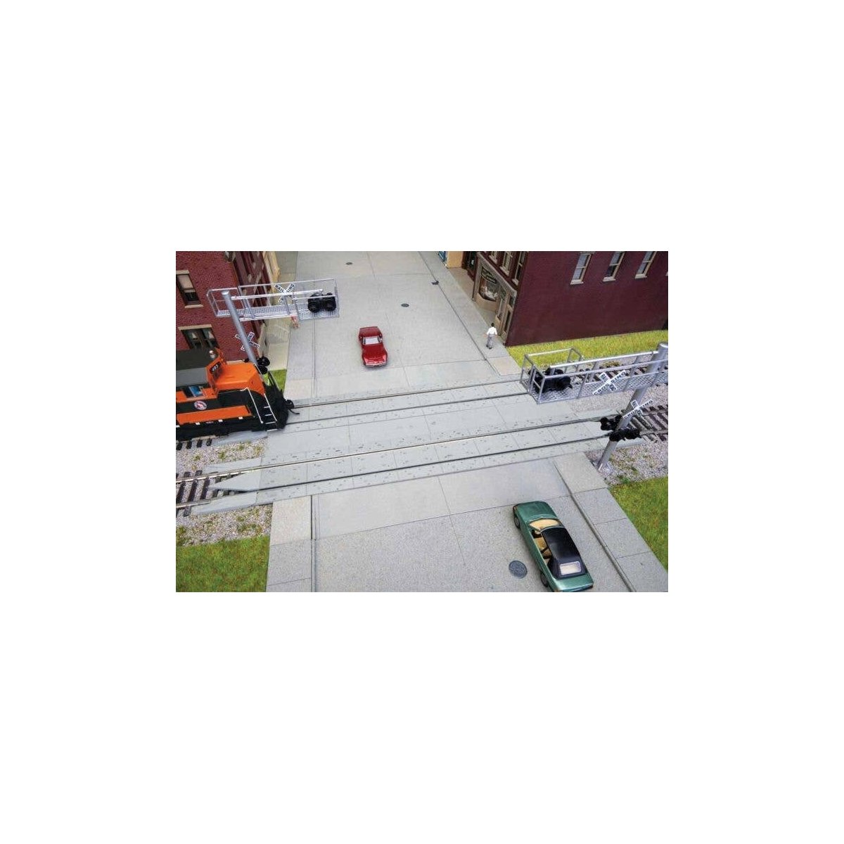 Modern Concrete Grade Crossing with Rerailer Ends -- Kit, HO, WalthersTrack 83115
