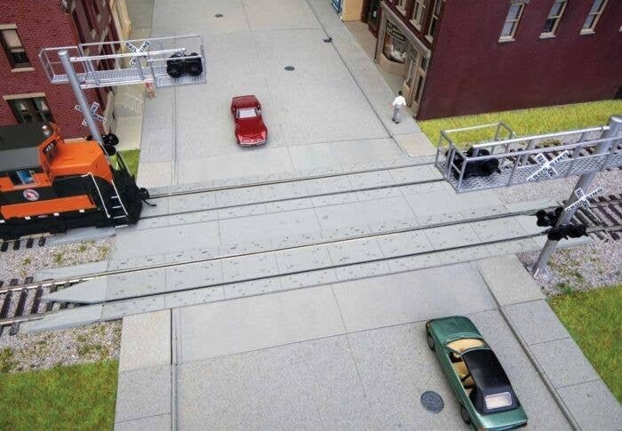 Modern Concrete Grade Crossing with Rerailer Ends -- Kit, HO, WalthersTrack 83115