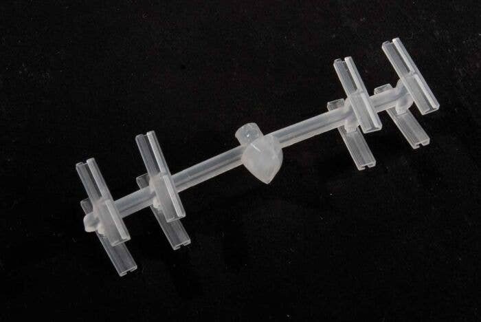 Code 70 Insulated Rail Joiners pkg(24) -- pkg(24), HO, WalthersTrack 70104