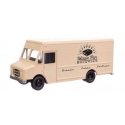 Morgan Olson(R) Route Star Van -- Magic Pan Bakeries, HO, Walthers SceneMaster 12101