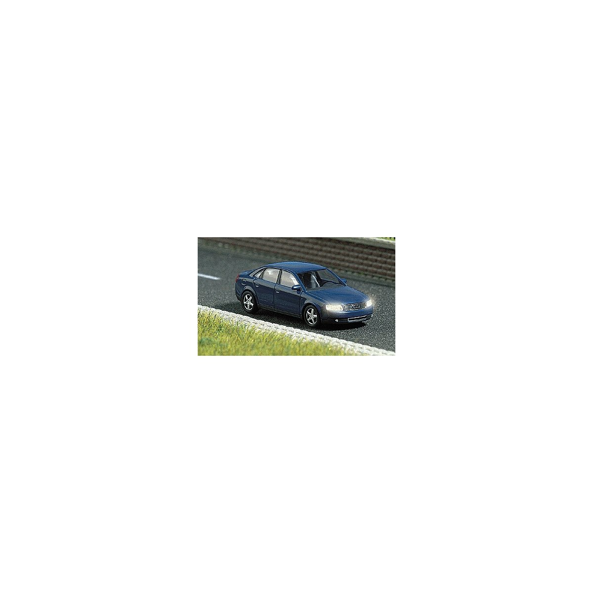 Vehicles w/Working Lights -- Audi A4 4-Door Sedan, HO, Busch Gmbh & Co Kg 5651