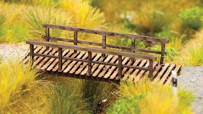 Foot Bridge -- Kit - 2-3/8 x 7/8 x 1/2′ 6 x 2.2 x 1.3cm, HO, Walthers SceneMaster 4128