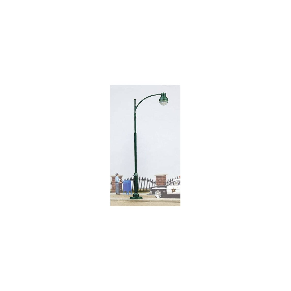 Modern Street Light, HO, Walthers SceneMaster 4309