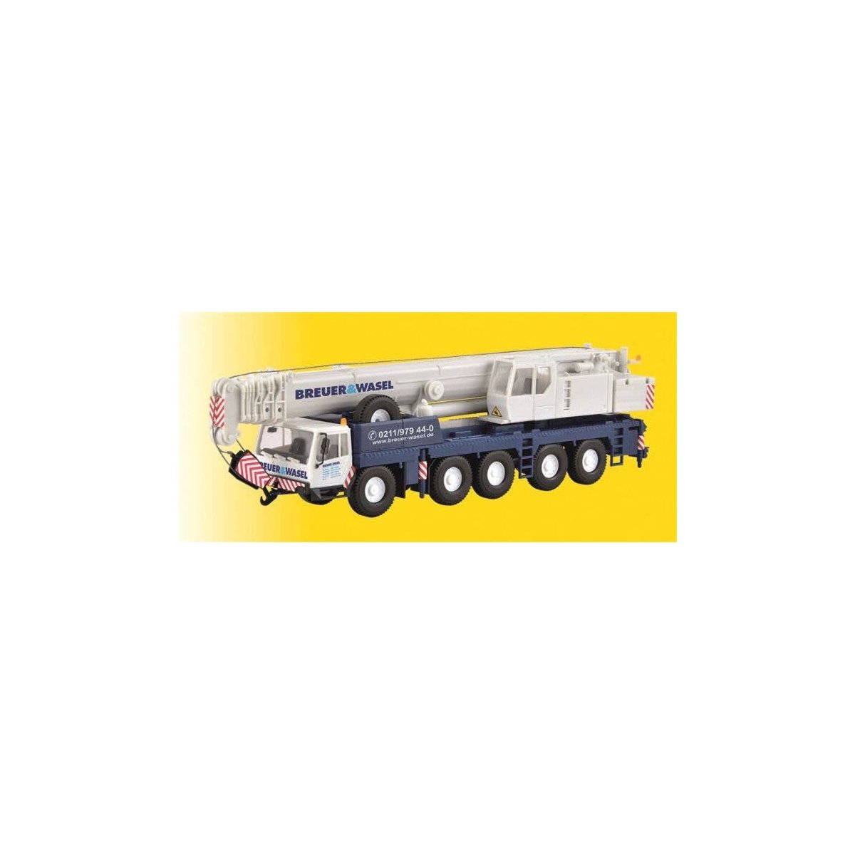 Liebherr Telescoping Moble Crane - Kit -- Breuer & Wasel (white, blue, German Lettering), HO, Kibri 13060