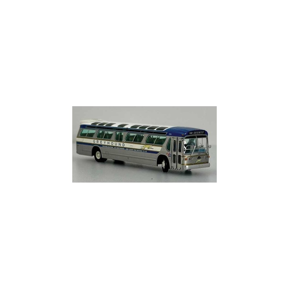 GM SDH-5307 New Look Suburban Bus - Lighted - Assembled -- Greyhound 284 (1964 N.Y. WorldÕs Fai, HO, Iconic Replicas 753165