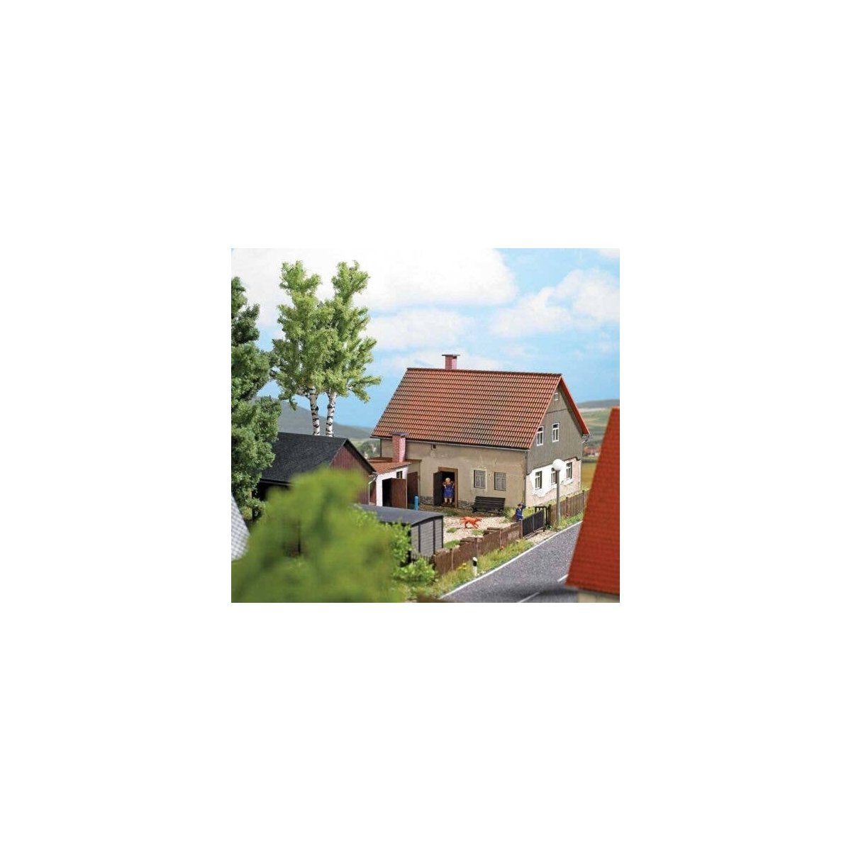 Weathered House with Addition -- Laser-Cut Kit - 8-7/8 x 5 x 4′ 22.5 x 12.8 x 10.1cm, HO, Busch Gmbh & Co Kg 1909