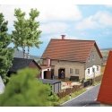 Weathered House with Addition -- Laser-Cut Kit - 8-7/8 x 5 x 4′ 22.5 x 12.8 x 10.1cm, HO, Busch Gmbh & Co Kg 1909