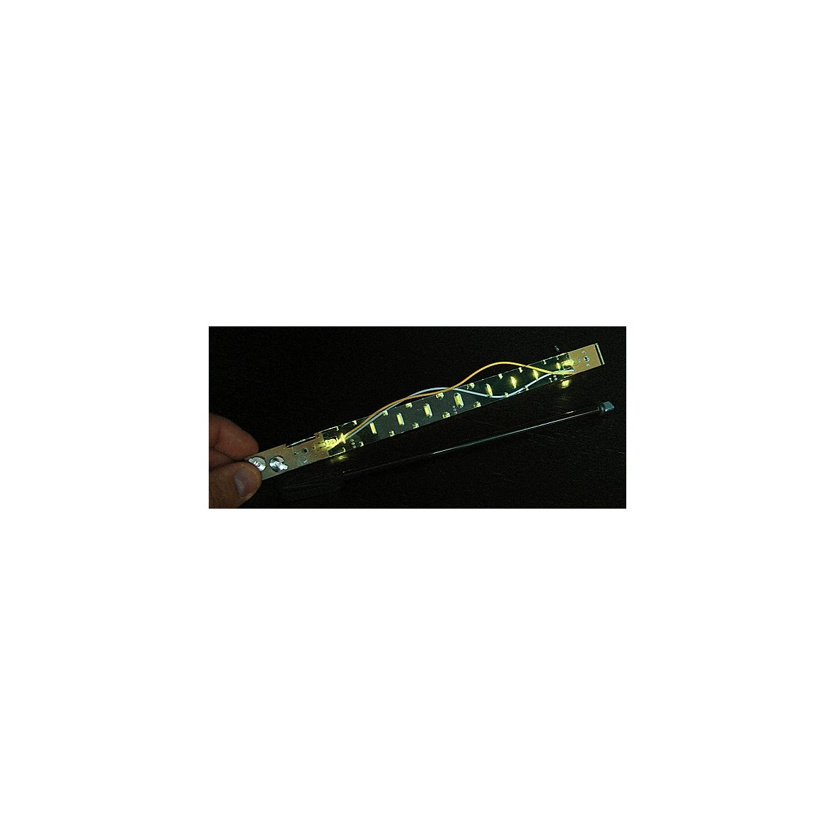 Easy Peasy Shorty Passenger Car Lighting Set -- Fits Most HO Scale 72′ Cars, HO, Rapido Trains Inc 102013