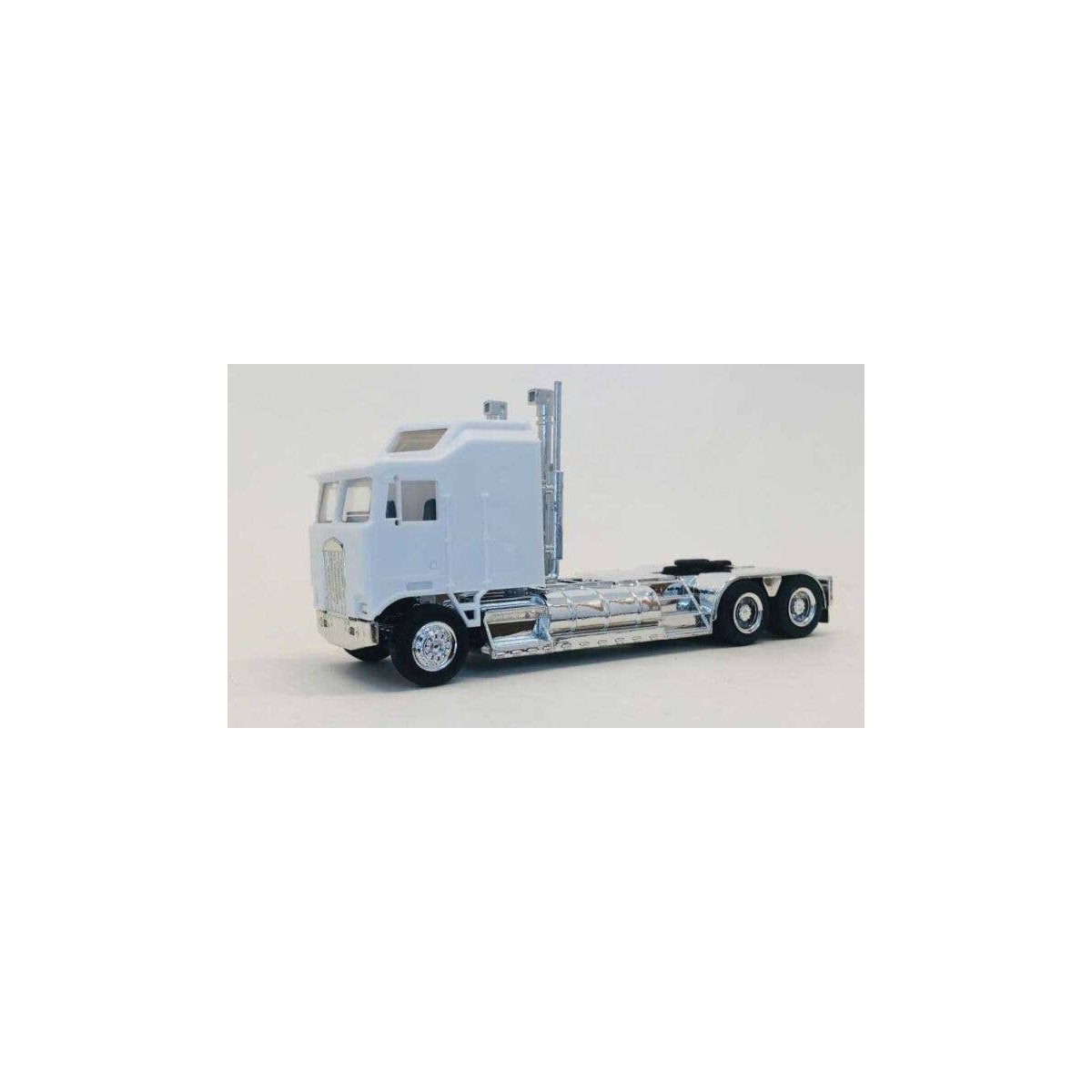 Kenworth K100 XXL 5-Bar 3-Axle - Assembled -- White, HO, Herpa Models 35263