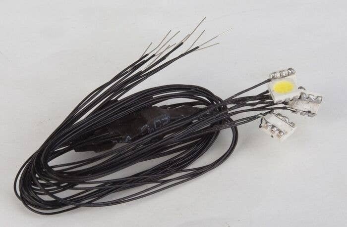 Mega Chip LED High Brightness SMD Style w/8′ 20.3cm Wire Leads -- Cool White 3/16 x 3/16 x 1, All Scales, Evan Designs UM1